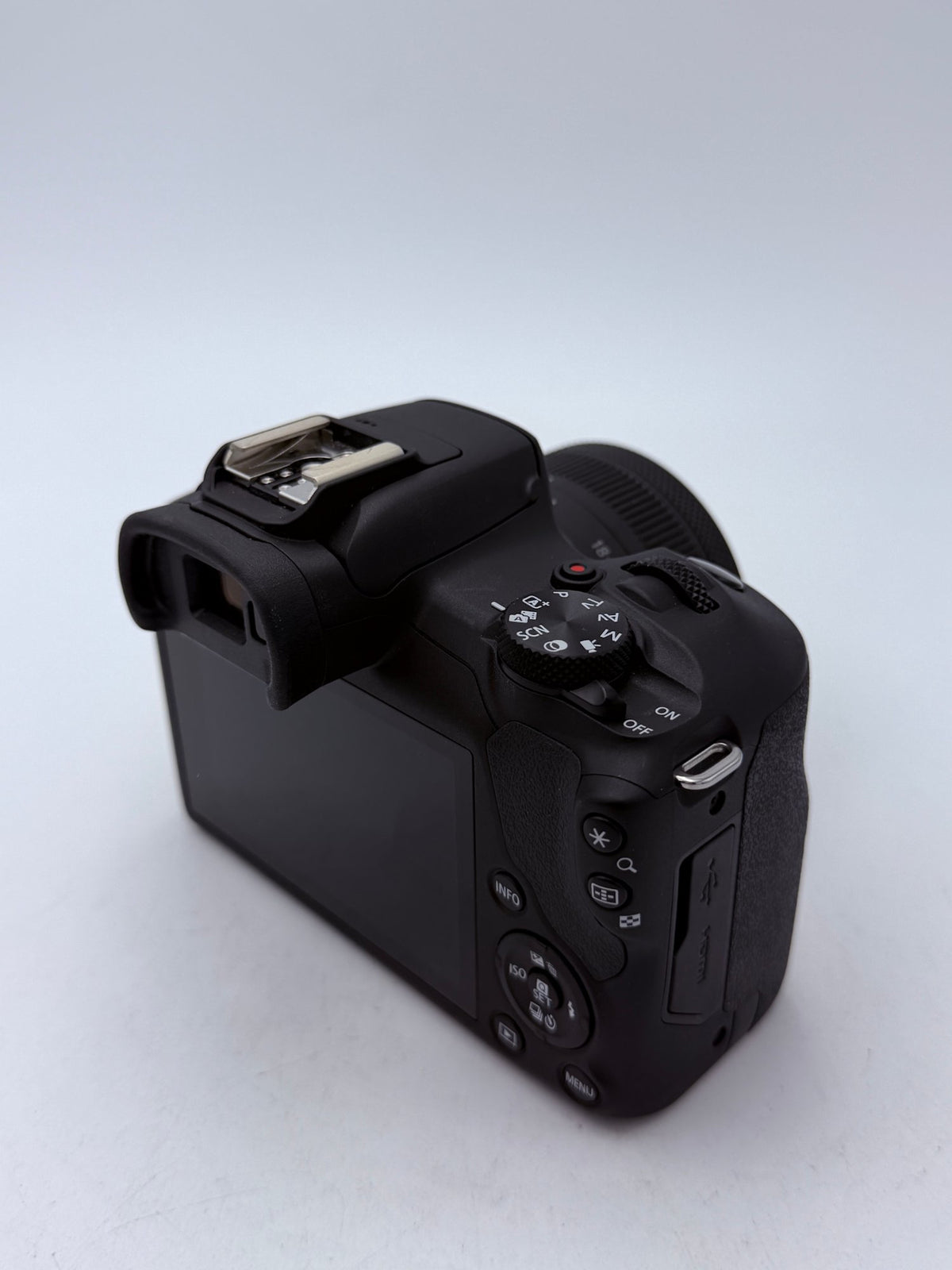 Used Canon R100 w/ RF-S 18-45mm f/4.5-6.3 IS STM Kit Lens
