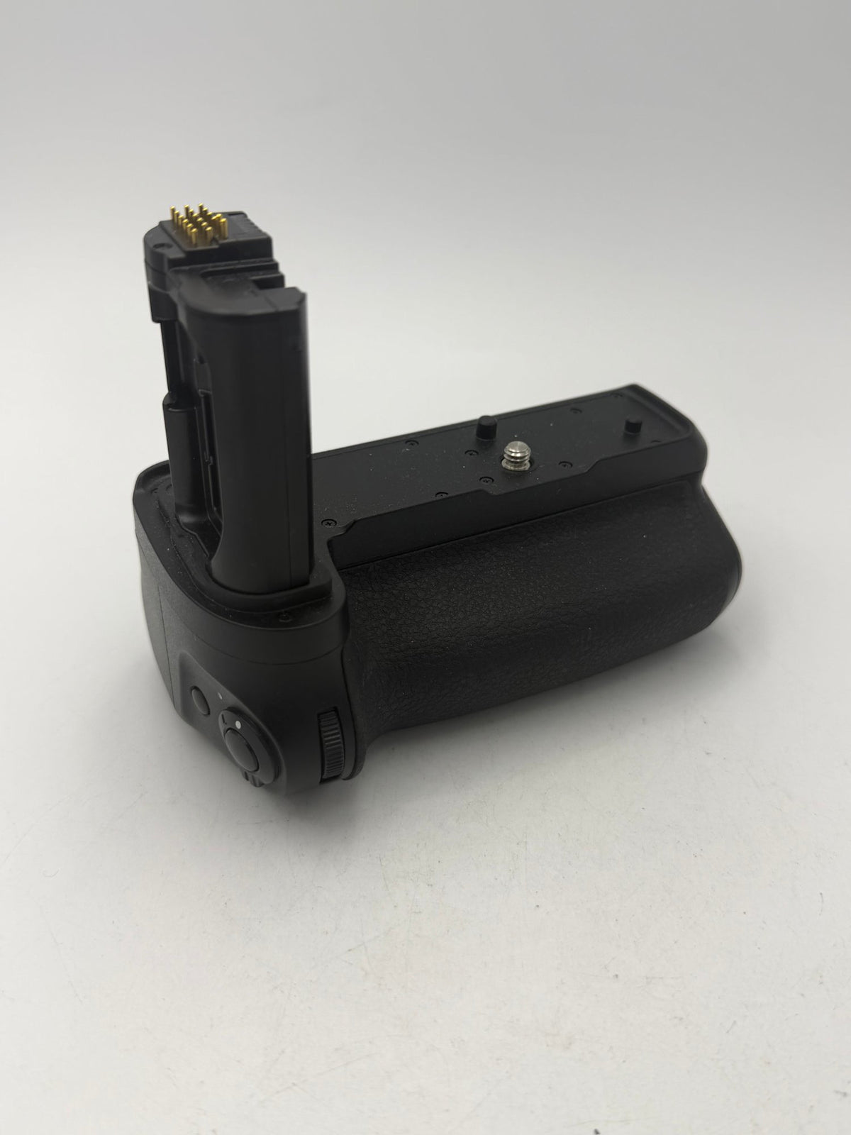 Used Nikon MB-N11 Battery Grip