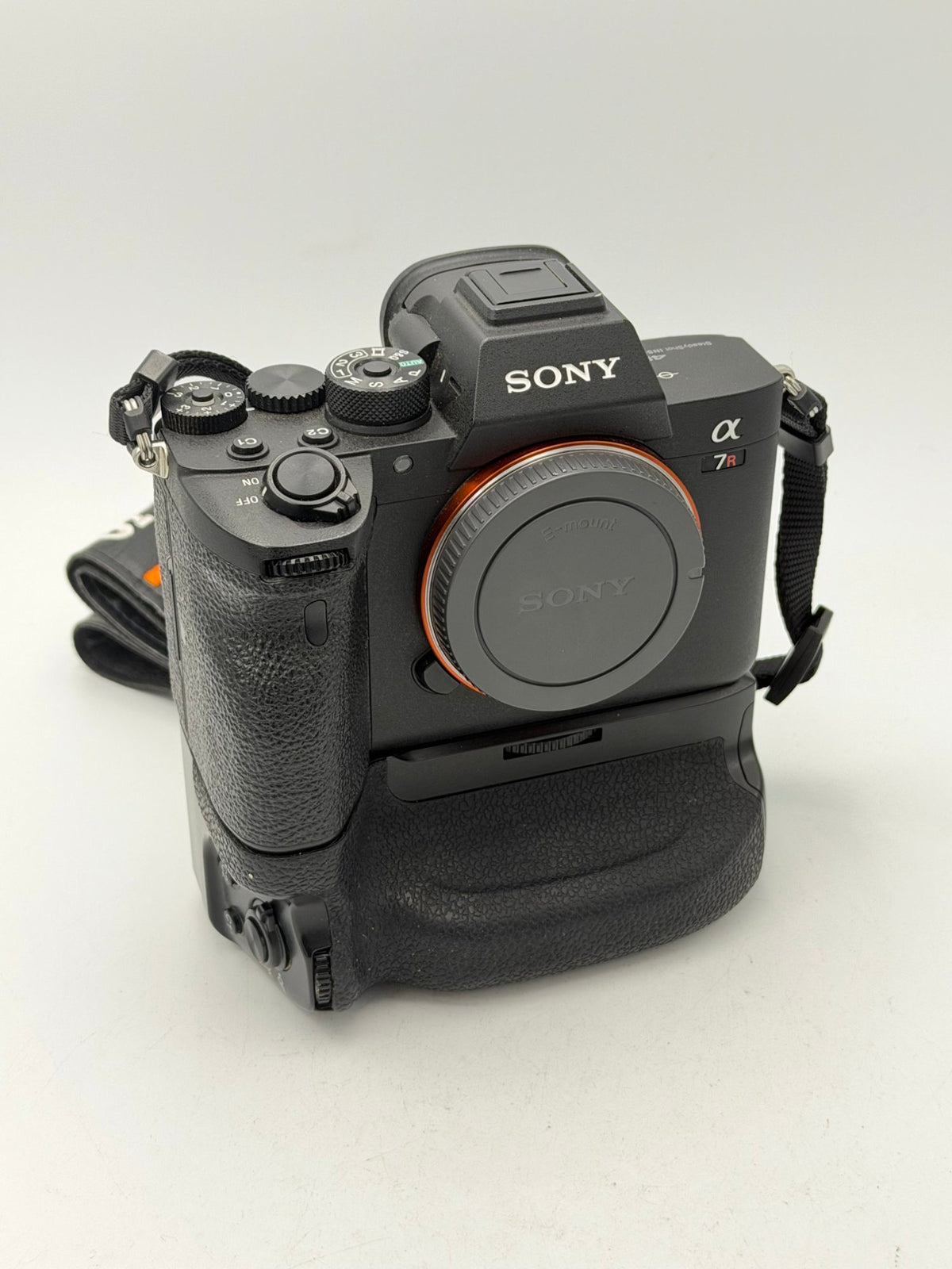 Used Nikon A7R IV Body with Meke Battery Grip