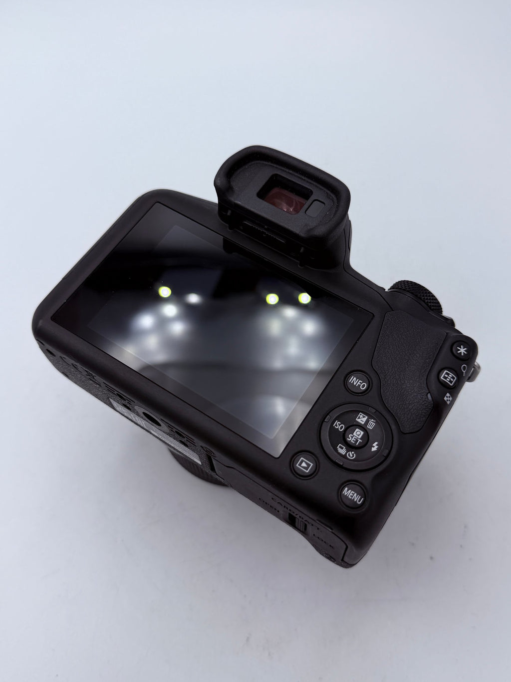 Used Canon R100 w/ RF-S 18-45mm f/4.5-6.3 IS STM Kit Lens
