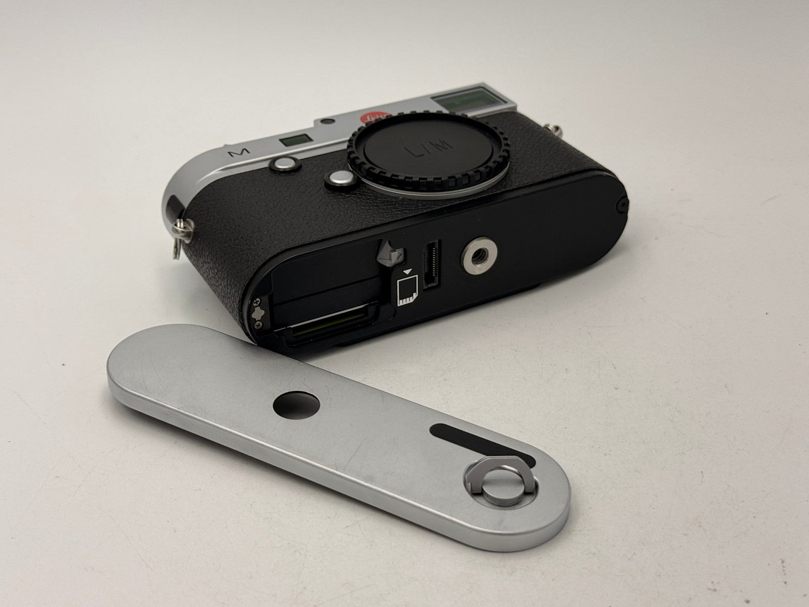 Used Leica M typ 240 (M240) 10771 Silver Chrome Finish – YM Camera