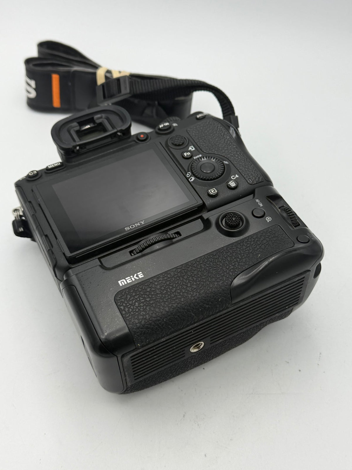 Used Nikon A7R IV Body with Meke Battery Grip