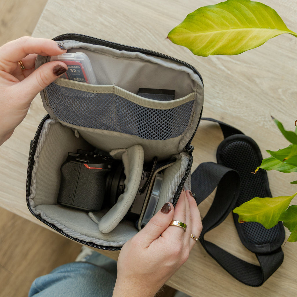 Promaster Impulse 2.0 Medium Shoulder Bag (3.2 L, Grey)
