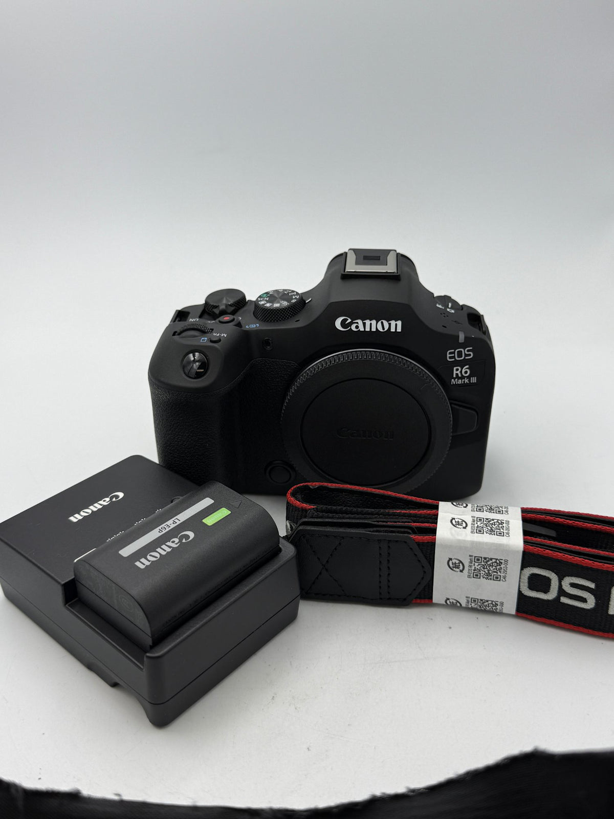 Used Canon Open Box Canon R6 mark iii Mirrorless Full Frame Body Only (36 total Clicks)