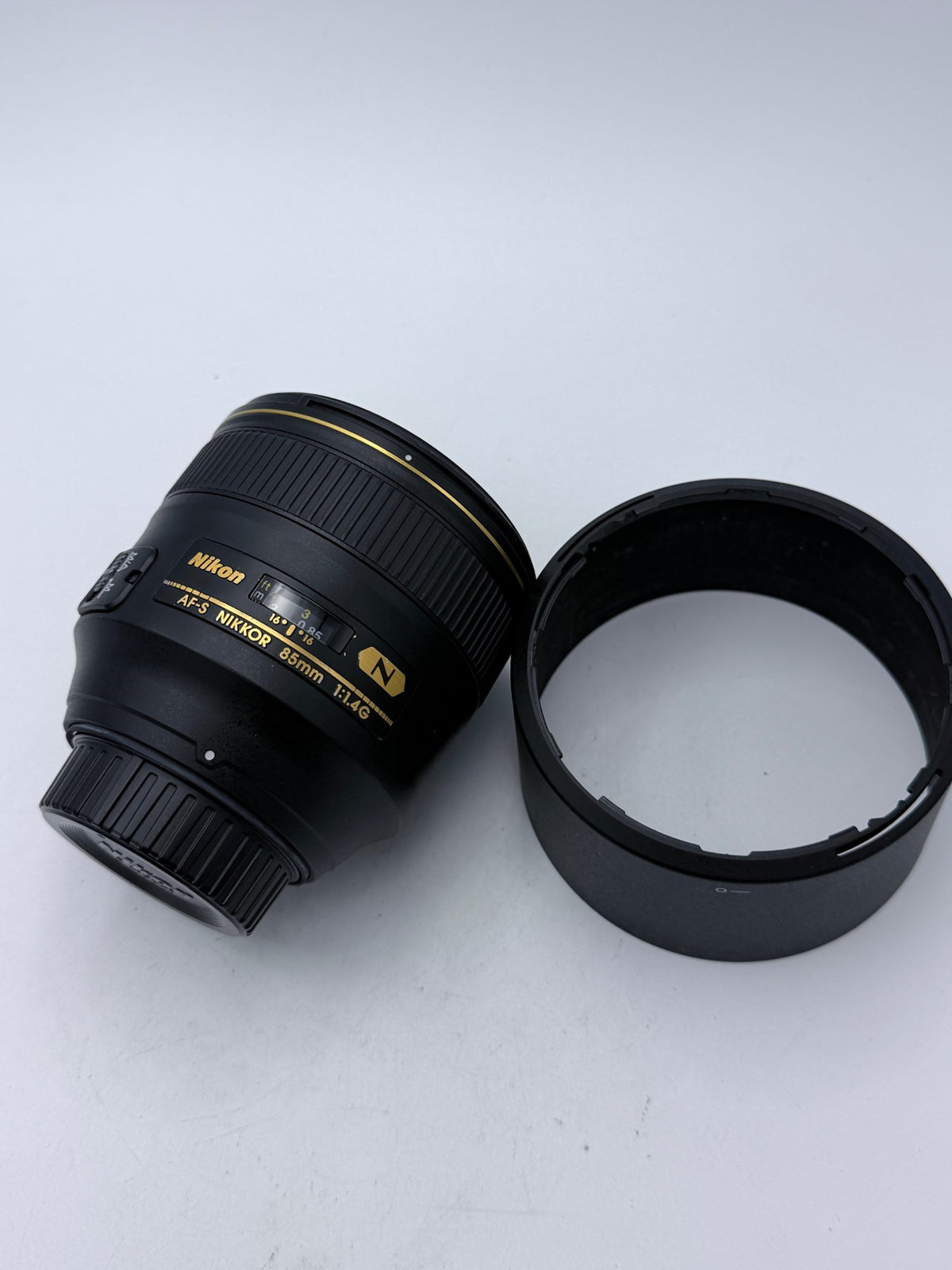 Used Nikon AF-S 85mm f/1.4 G Lens (F-Mount)