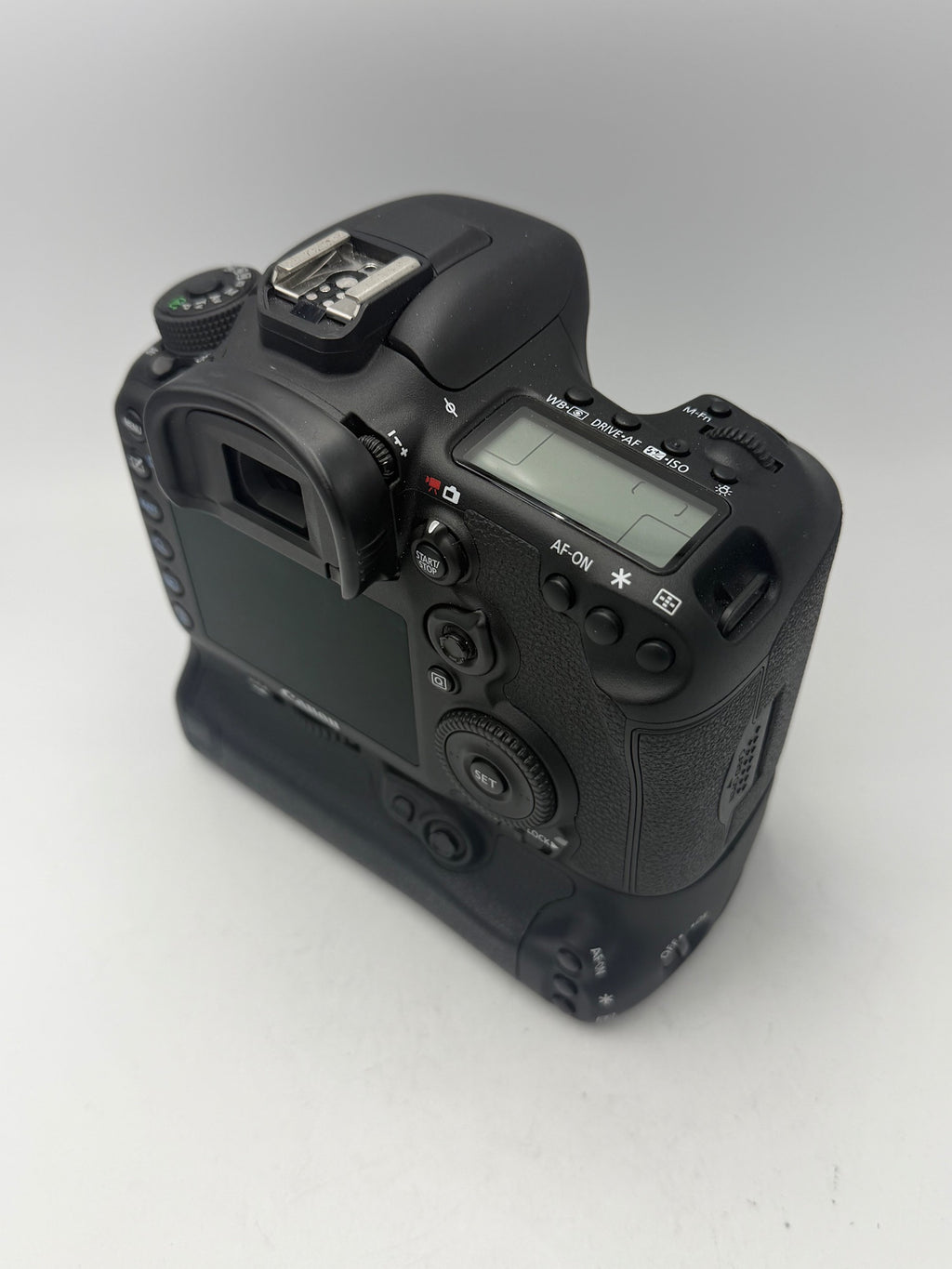 Used Canon 7D Mark II with Battery Grip (25k Clicks)