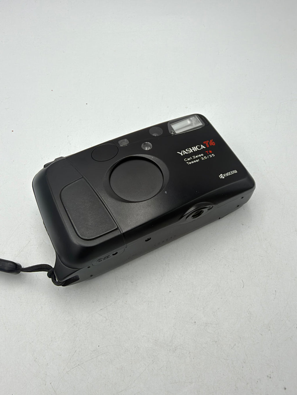 Used Yashica T4 T* Carl Zeiss 35mm F/3.5 Lens Camera black