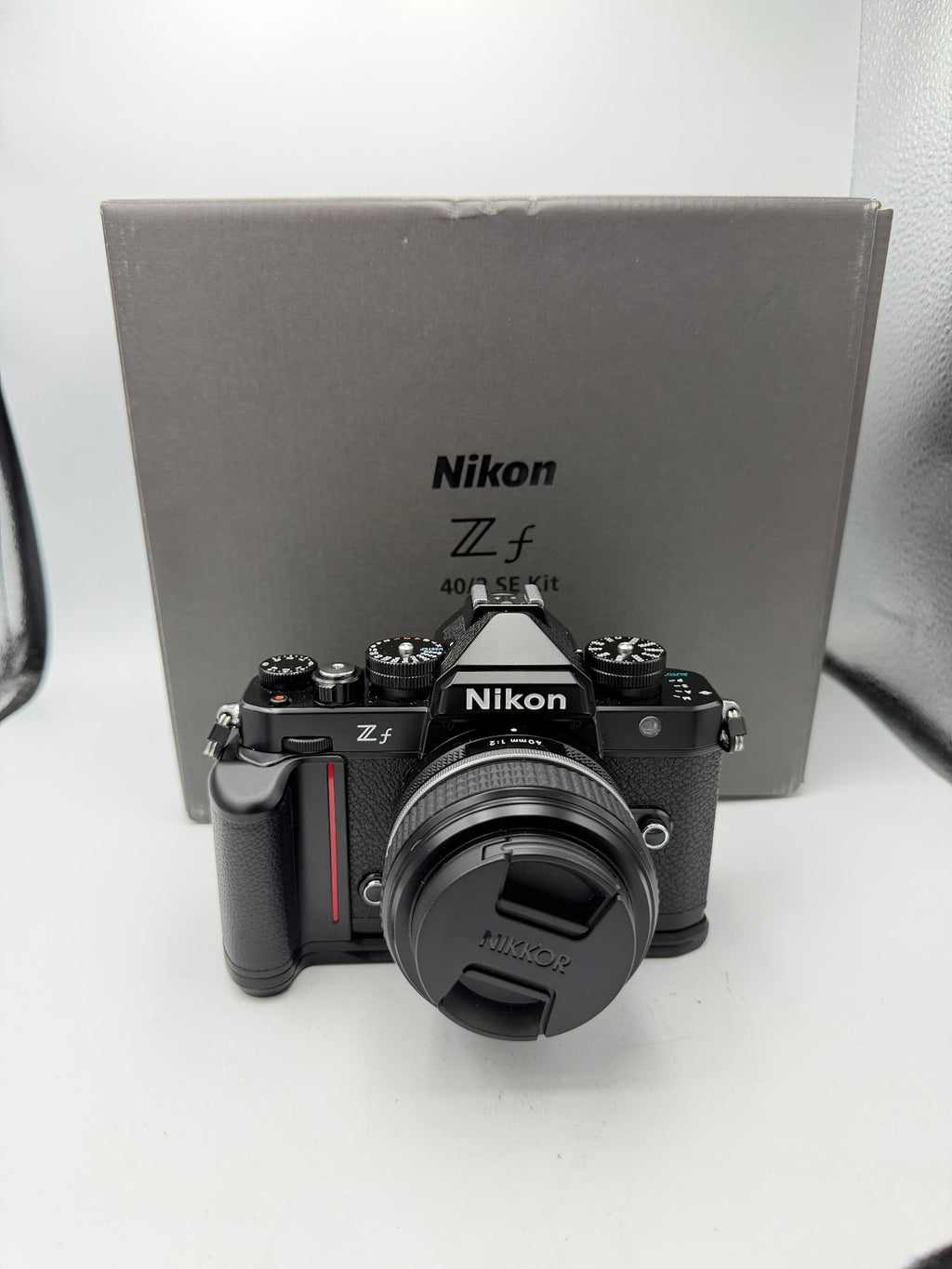 Used Nikon Zf with 40mm SE F2 with box (716 Clicks)