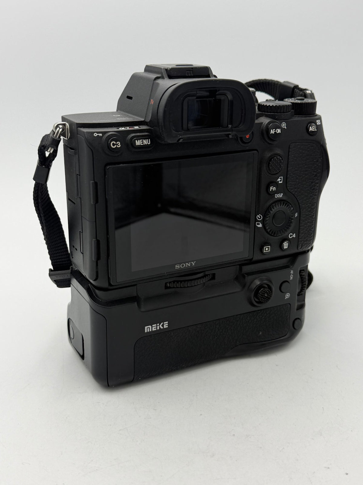 Used Nikon A7R IV Body with Meke Battery Grip