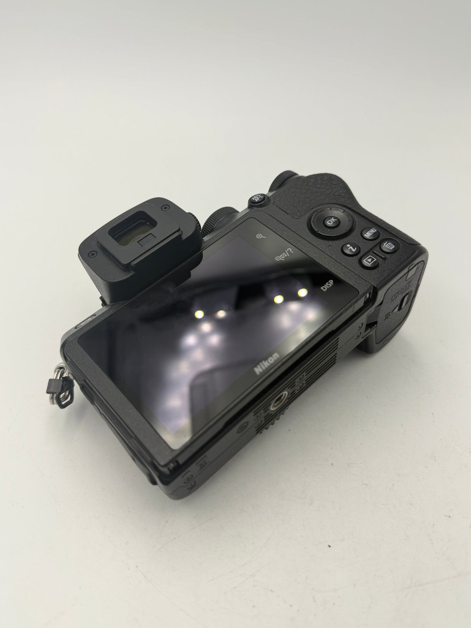 Used Nikon z50 Body Only (505k Clicks) – YM Camera